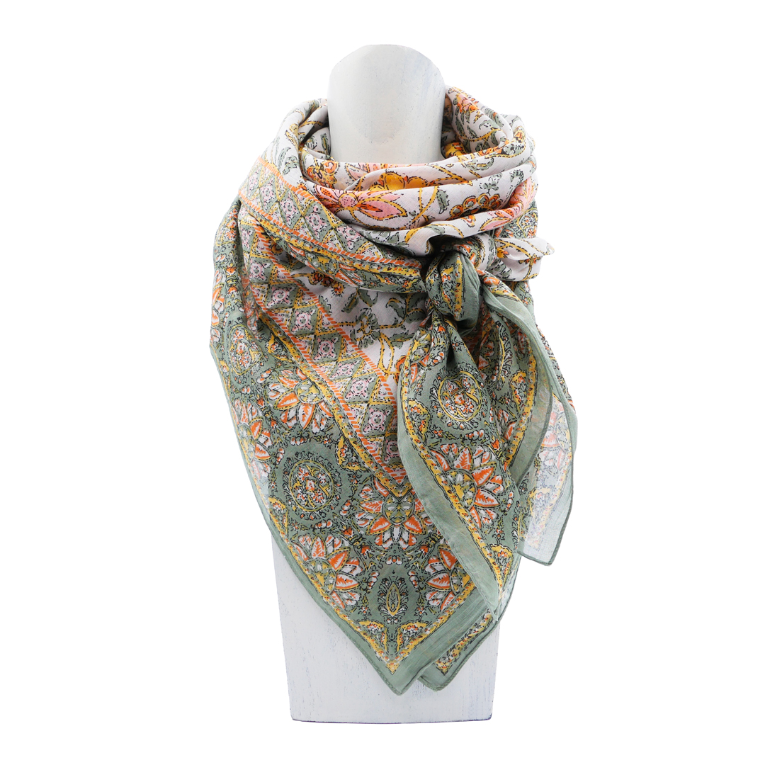 carré de coton fleurs indiennes vert d'eau