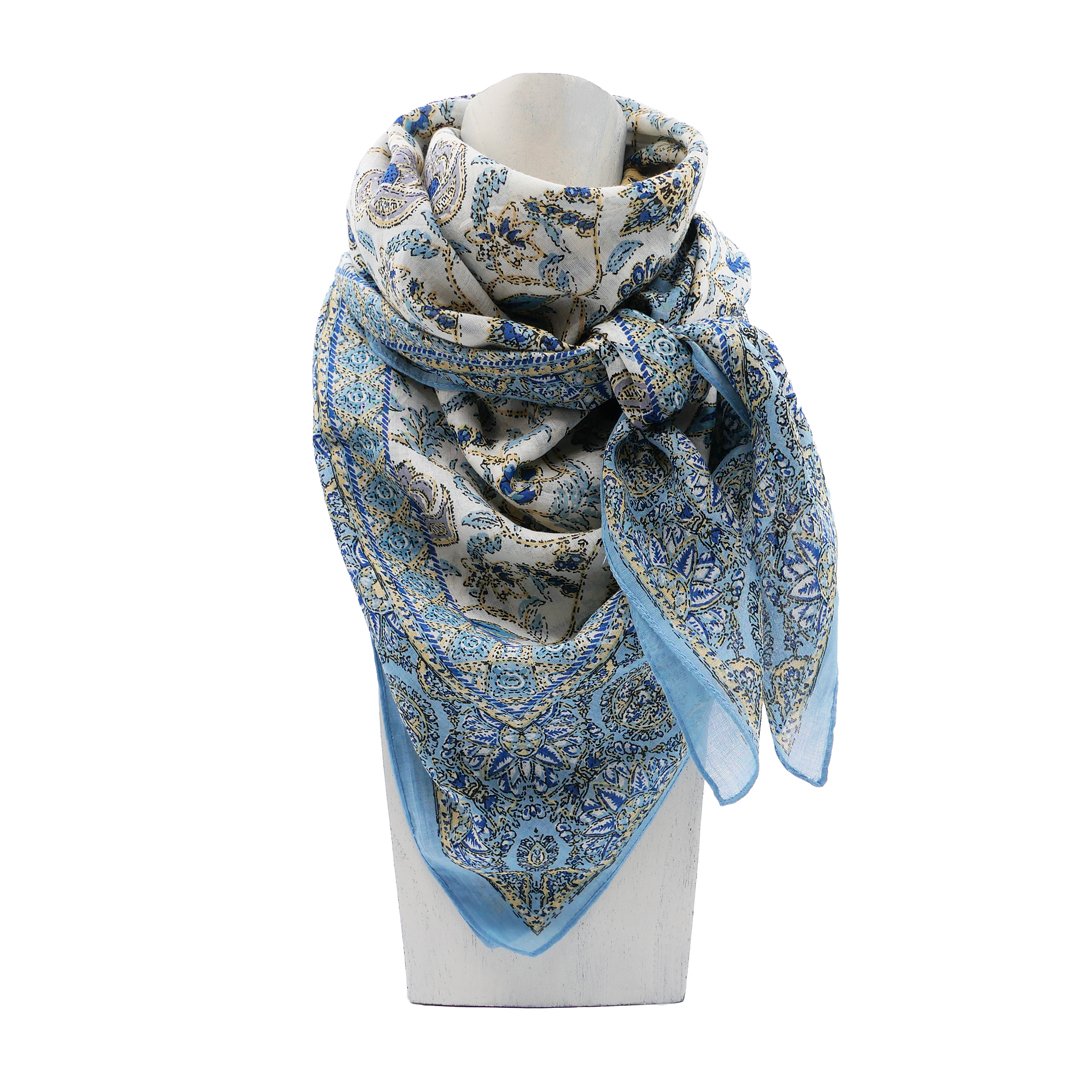 carré de coton petites fleurs indiennes bleu clair